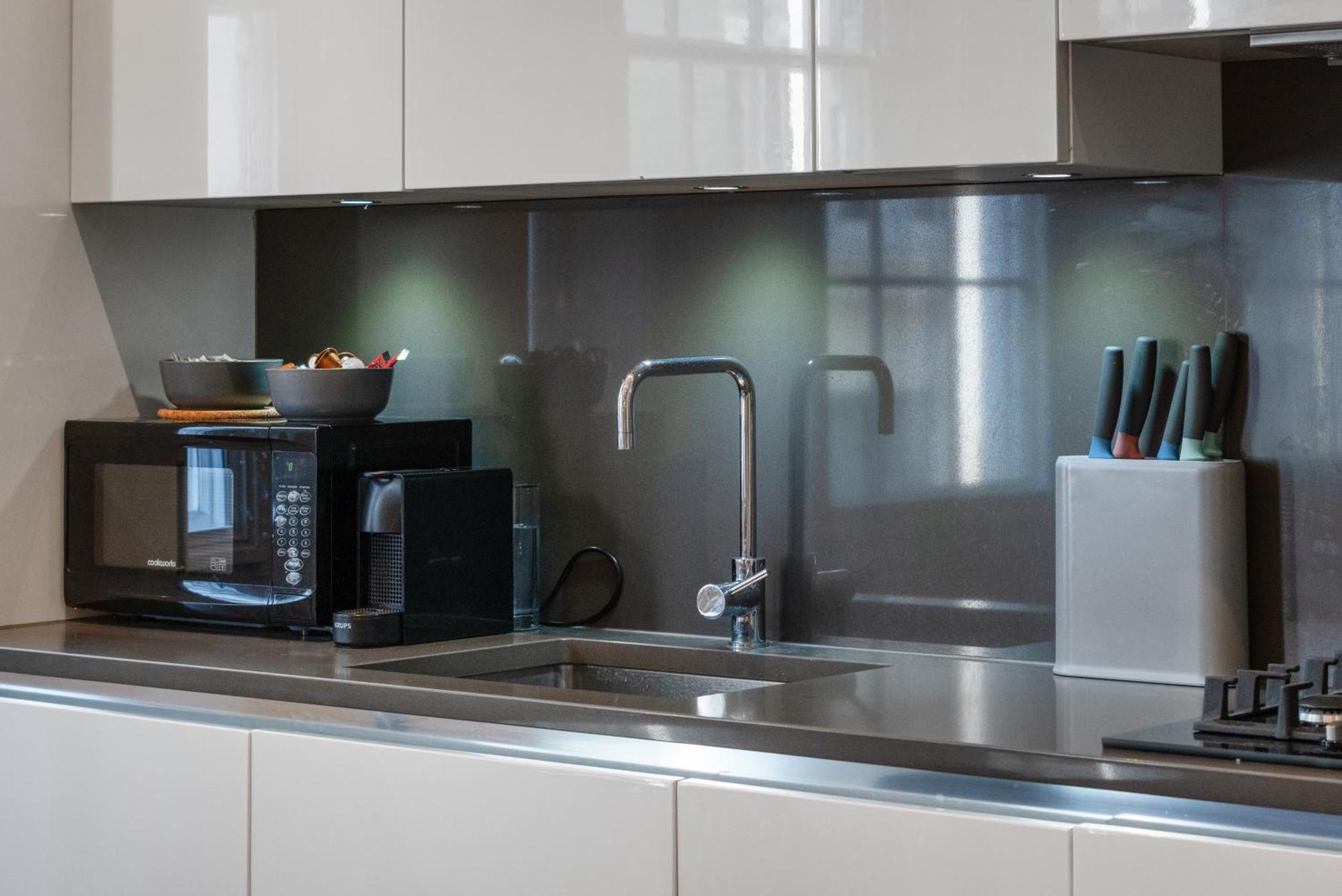Superb One Bedroom Apartment In Soho London Luaran gambar